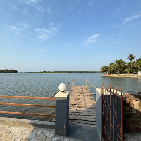 The Glasswater By The Backwater Homestay Kalyanpur Exterior photo