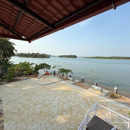 The Glasswater By The Backwater Homestay Kalyanpur Exterior photo