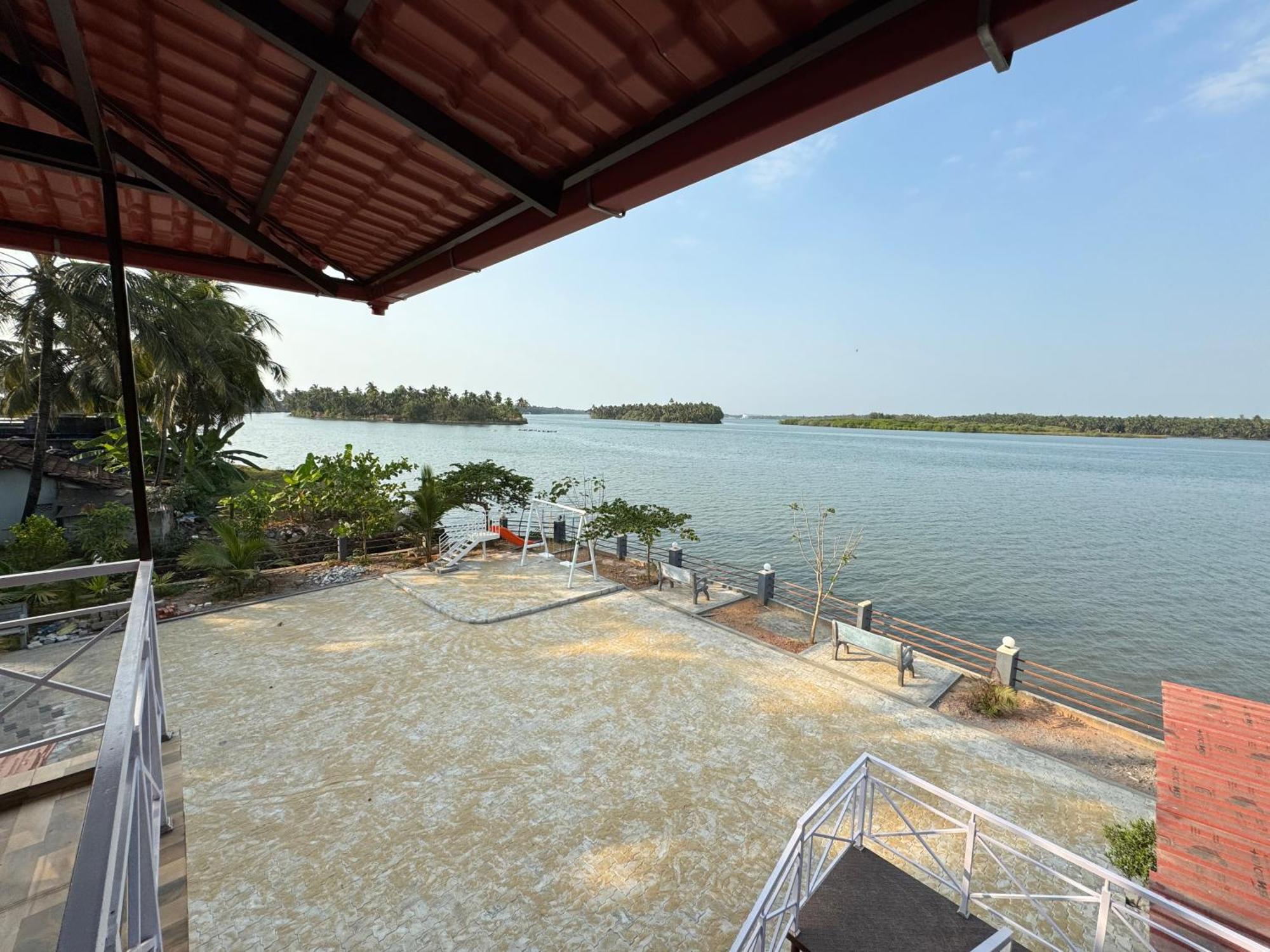 The Glasswater By The Backwater Homestay Kalyanpur Exterior photo