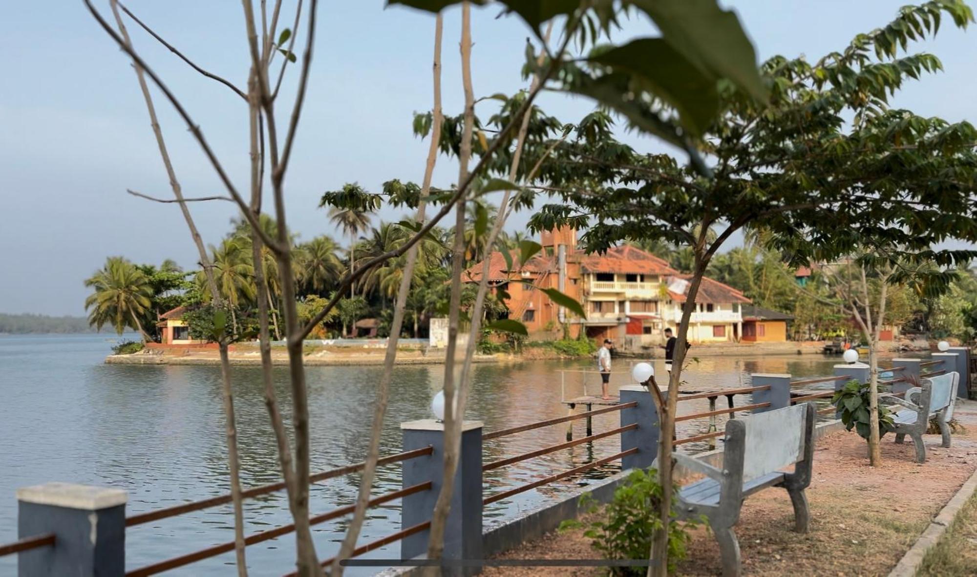 The Glasswater By The Backwater Homestay Kalyanpur Exterior photo